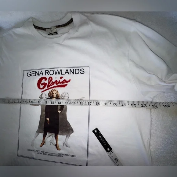 Fendi White Gloria T-Shirt, Unisex.
